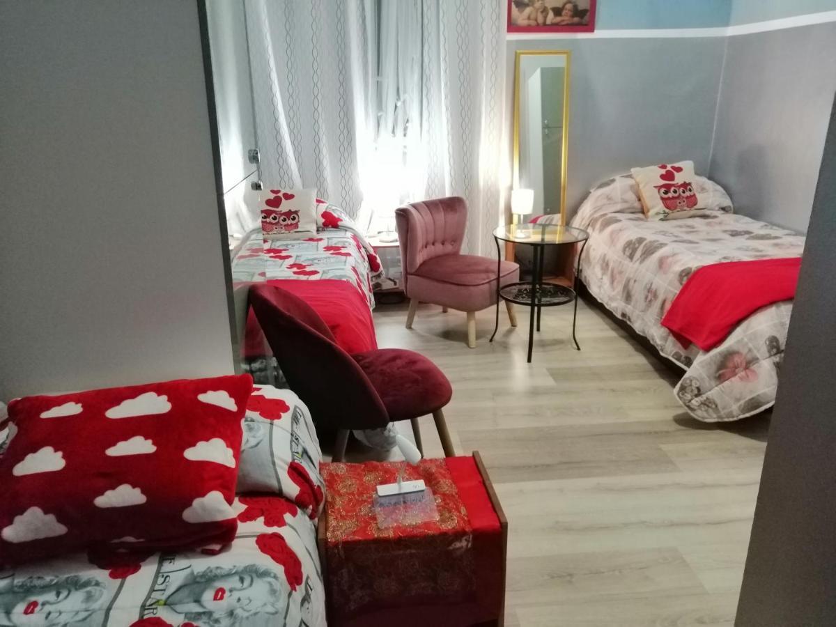 Roman Holidays Hostel Bagian luar foto