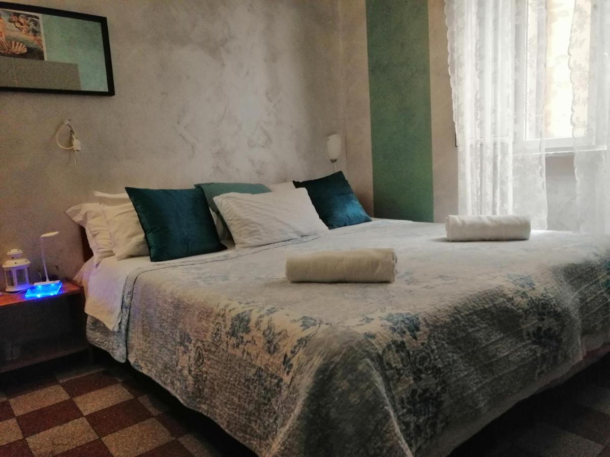 Roman Holidays Hostel Bagian luar foto